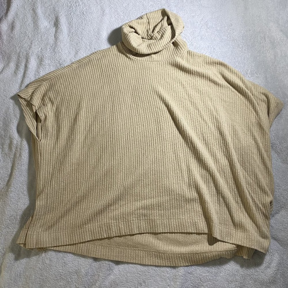 Van Heusen || Womens Poncho Sweater || Medium